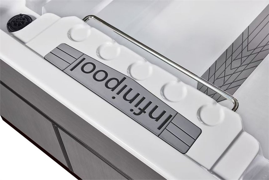 Infinipool SwimSpa
