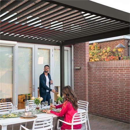 Pergola anthrazit f&uuml;r Ihren Garten. Qualitativ hochwertig, aus Aluminium und einfach zu montieren.