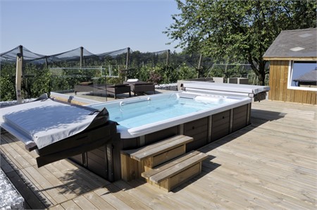 Swimspa im Garten