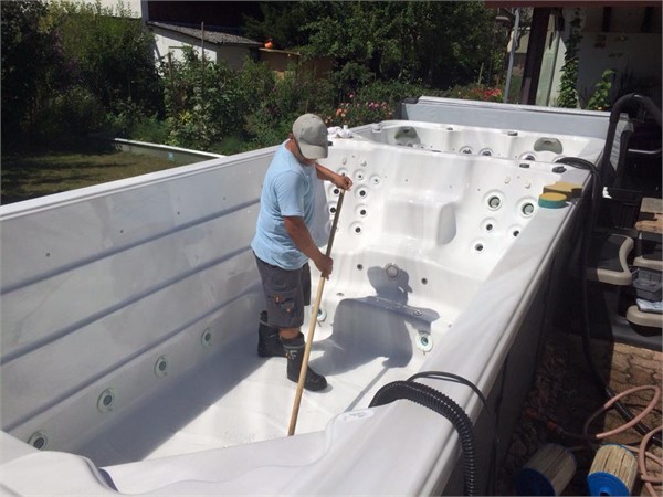 Swimspa und Whirlpool Wartung von InterSpa